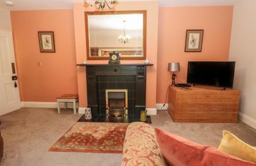 Castleton House | Plum Tree Cottage