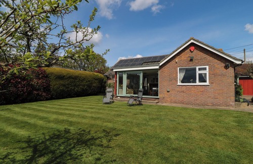 New Forest District House | PLUMMERS WATER, pet friendly, country holiday cottage in Pilley