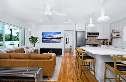 Carlsbad Village House | Plunge Pool, Fire Pit, EV Charger ~ Coasta Casa