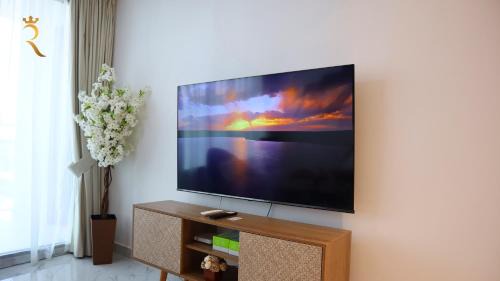 Masdar City Apartment | Plush 2BR Retreat in Masdar City - Modern Stay Near Masdar Park & City Centre