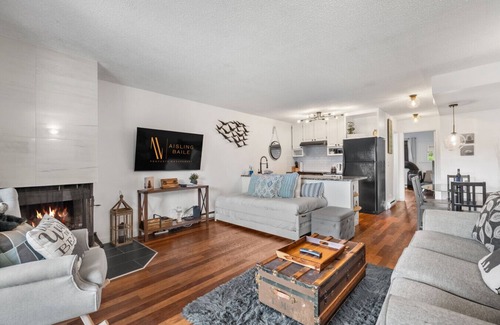 East Kootenay Apartment | ⭐Plush⭐| Indoor Pool | Hot Tub | Beach | Tennis