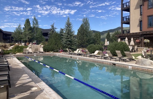 Steamboat Springs Apartment | Plush studio next to Wildhorse gondola w/shared pool, hot tubs, fitness & more