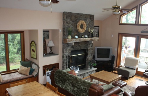 Lake Ariel House | Poconos Lakefront Home-Amazing sunset/views FULL WEEK RENTALS ONLY No Hot tub!