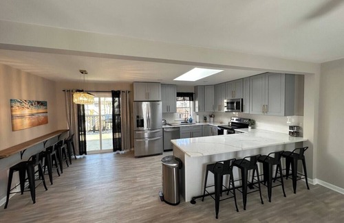 Pocono Summit House | Poconos Retreat w Game room