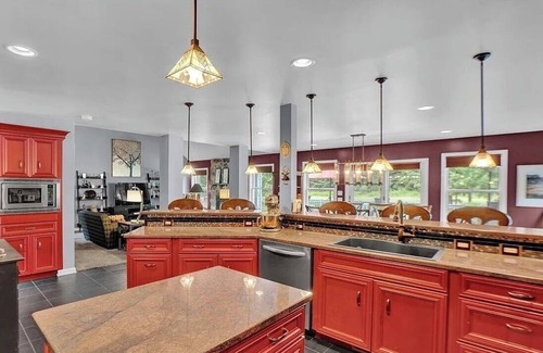 Blakeslee House | Poconos Spacious 6-bedroom house in marvelous Blakeslee with Pool & Gamerooms