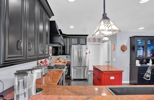 Blakeslee House | Poconos Spacious 6-bedroom house in marvelous Blakeslee with Pool & Gamerooms