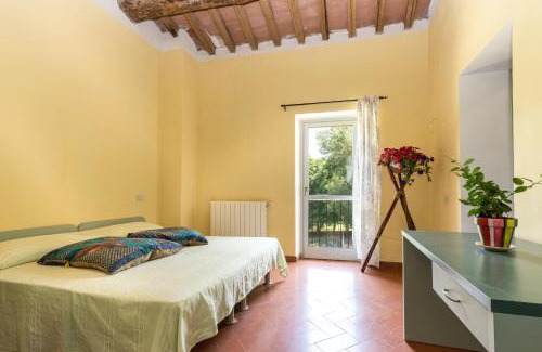 Sarteano Hostel | Podere Pietraporciana - Rifugio escursionistico