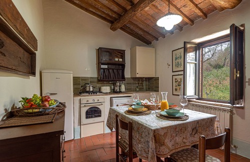 Radicofani Cottage | Podere Colombaio - Verbena chalet in historical Podere in Val d'Orcia