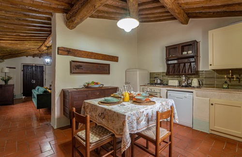 Radicofani Cottage | Podere Colombaio - Verbena chalet in historical Podere in Val d'Orcia