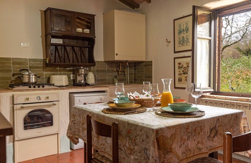 Radicofani Cottage | Podere Colombaio - Verbena chalet in historical Podere in Val d'Orcia
