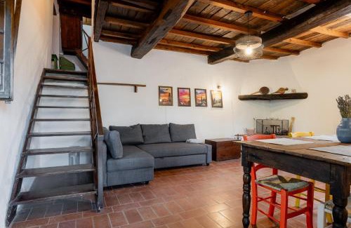 Pescaglia House | Podere il Giardino - Casale Rustico degli Ulivi con piscina e parco - Lucca