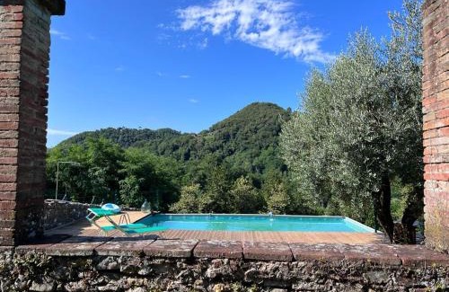Pescaglia House | Podere il Giardino - Casale Rustico degli Ulivi con piscina e parco - Lucca