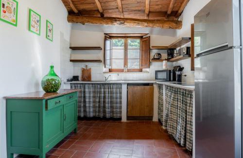 Pescaglia House | Podere il Giardino - Casale Rustico degli Ulivi con piscina e parco - Lucca