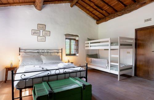 Pescaglia House | Podere il Giardino - Casale Rustico degli Ulivi con piscina e parco - Lucca