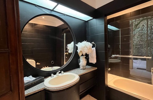 Belgrano House | Poetry House -5 BR House, 3 floors, Garden + Terrace + Private Pool