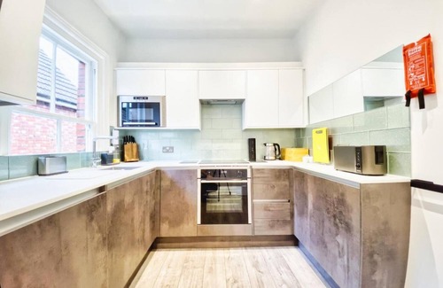Worthing Apartment | Poets Apartment By My Getaways