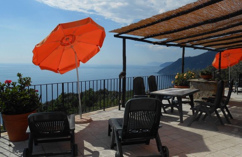 Montaretto Apartment | Poggio del Salice: Apt. Cinque Terre with terrace-4 people /Citra 011005LT0087