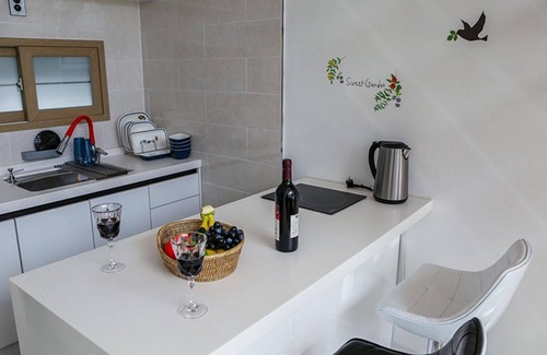 Pohang House | Pohang Blue Hill Pool Villa