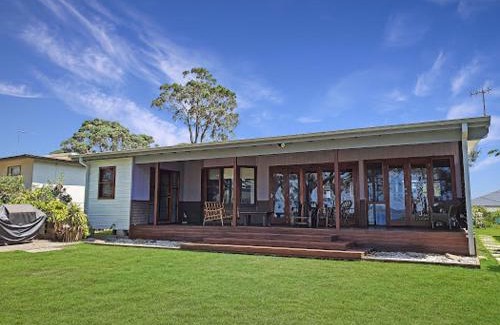 Sanctuary Point House | 'Point Break' Your Waterfront Break at the Point