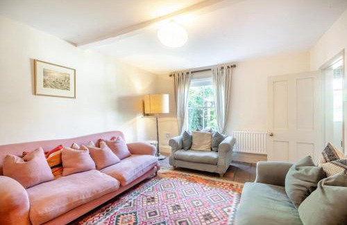 Holt House | Point Cottage
