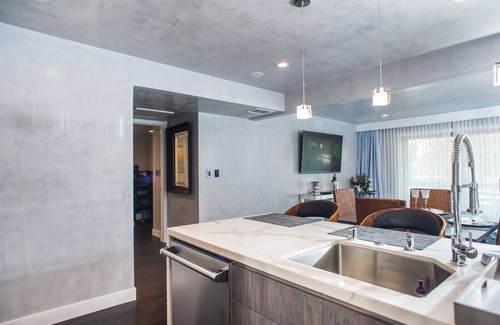 Point Loma Heights Condo | Point Loma Tennis Club Luxury Condo Remodeled with Designer Touches