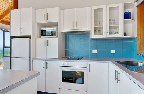 Apollo Bay Villa | Point of View Villa 4 of 5 - Couples Retreat
