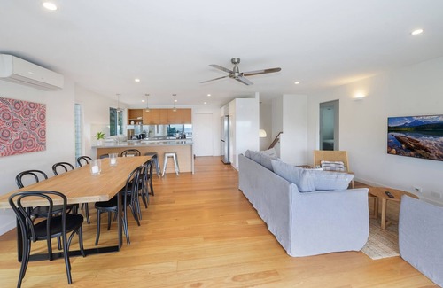 Avoca Beach House | Point View - Amazing views and location!