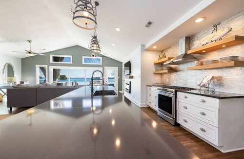 Mayhew House | Points End near Trump Golf Course - Optional Boat Rental