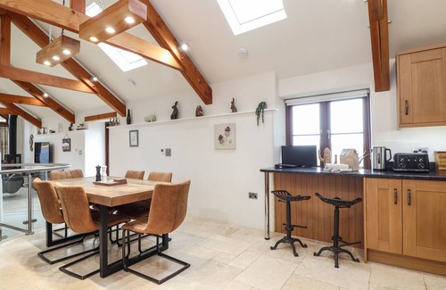 Cury Cottage | POL GLAS HALL, pet friendly, luxury holiday cottage in Mullion