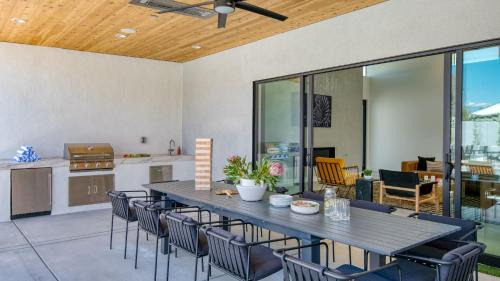 La Quinta House | Polo Villa Trio Sleeps 52 3 Homes 20 BDRs