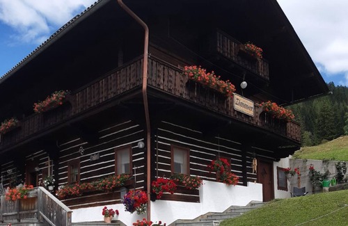 Reichenau Apartment | Poltlhof - Doppelzimmer, Dusche und Bad, WC, Bergseite