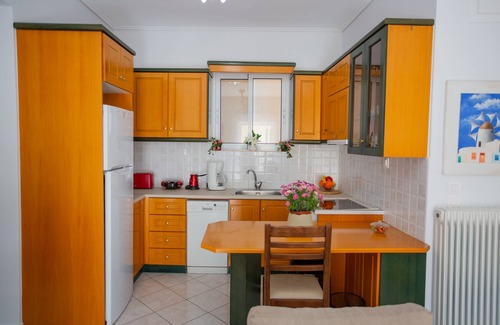 Gefira Mpania Apartment | Poly's charming home - City center & near the beach 2bedroom apartment