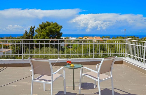 Terrasini House | Pomegranate house with Jacuzzi and garden