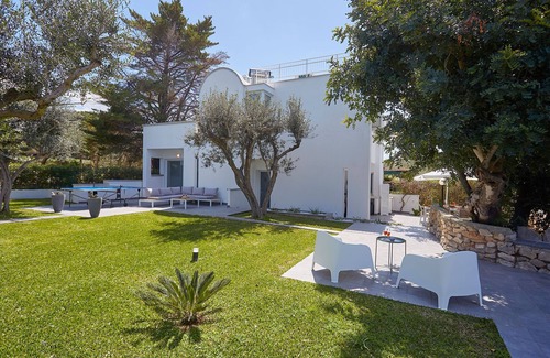 Terrasini House | Pomegranate house with Jacuzzi and garden