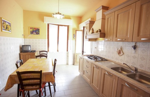Pomonte Apartment | Pomonte La Posta large outdoor spaces and parking a few steps from the beach