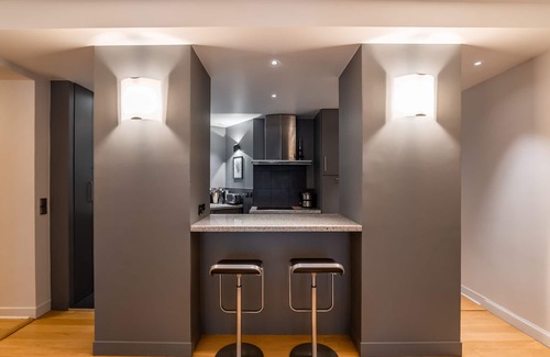 Les Halles Apartment | Pompidou Hideaway, by Veeve