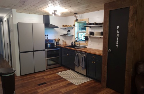 McArthur Cabin | POND IN THE PINES CABIN -COMPLETELY RENOVATED ON 27 ACRES - POND-HOCKING HILLS