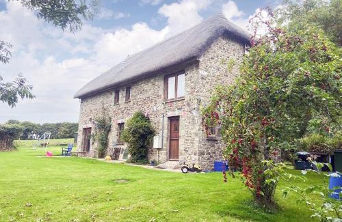 Hatherleigh House | Pondmead