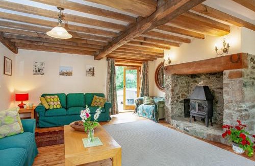 Hatherleigh House | Pondmead