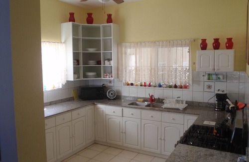 Palm Beach House | Pool, 2 king, 1 Queen, 4 twins. Huge Patio. Sleeps 10 if only 4 are children.