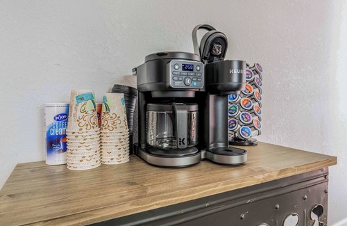 Columbus House | Pool 3BR Game Room Pool Table Fire Pit & Grill