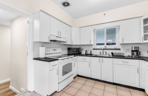 North Miami House | Pool, 4 Bed, 3 Bath, Patio, Parking.