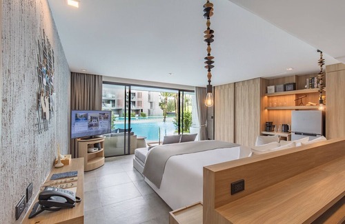 Khuekkhak Resort | Pool Access Grand Deluxe (GP6)