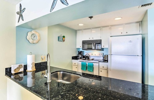 Burnt Store Marina Condo | Pool Access & Marina Views: Punta Gorda Getaway!