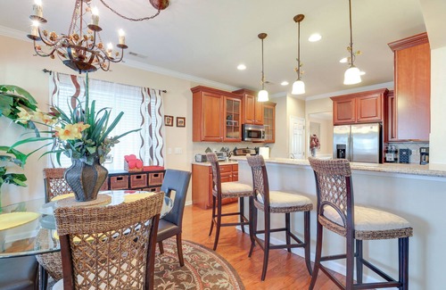 Summerville House | Pool Access & Near Golf: Summerville Getaway!