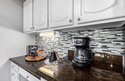 Foothills House | Pool and Jacuzzi + Rock slide + FUN amenities for all!