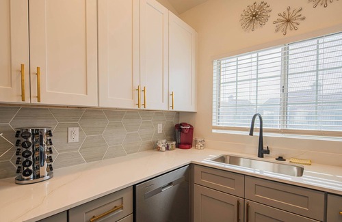 North Scottsdale Apartment | Pool Days Work Stays Laundry Made Easy