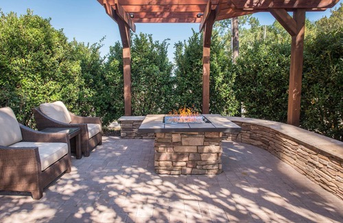 Wilmington Apartment | Pool. Free Breakfast. Gym. King Studio Near Convention Center.