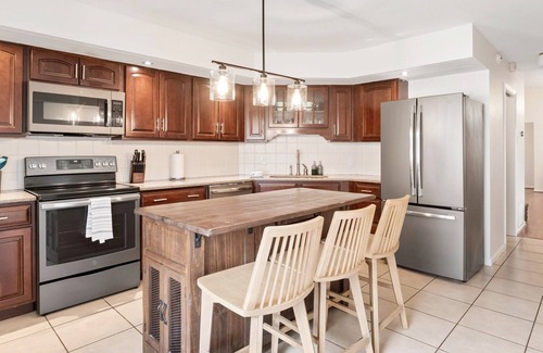 Whitfield House | Pool! game room! Near Lido Key & Downtown Sarasota