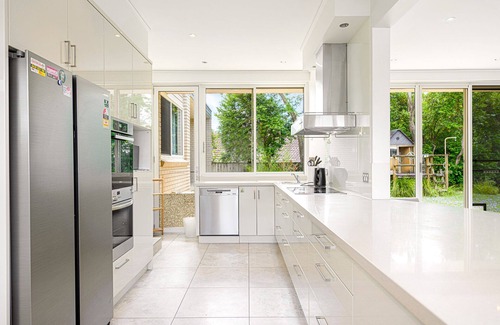 East Lindfield House | Pool + Garden + Bush Views Spacious 4 BR home